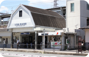 阪急京都線「西京極」駅（1,100m/自転車約5分）
